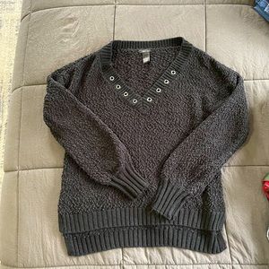 Rue21 sweater size small